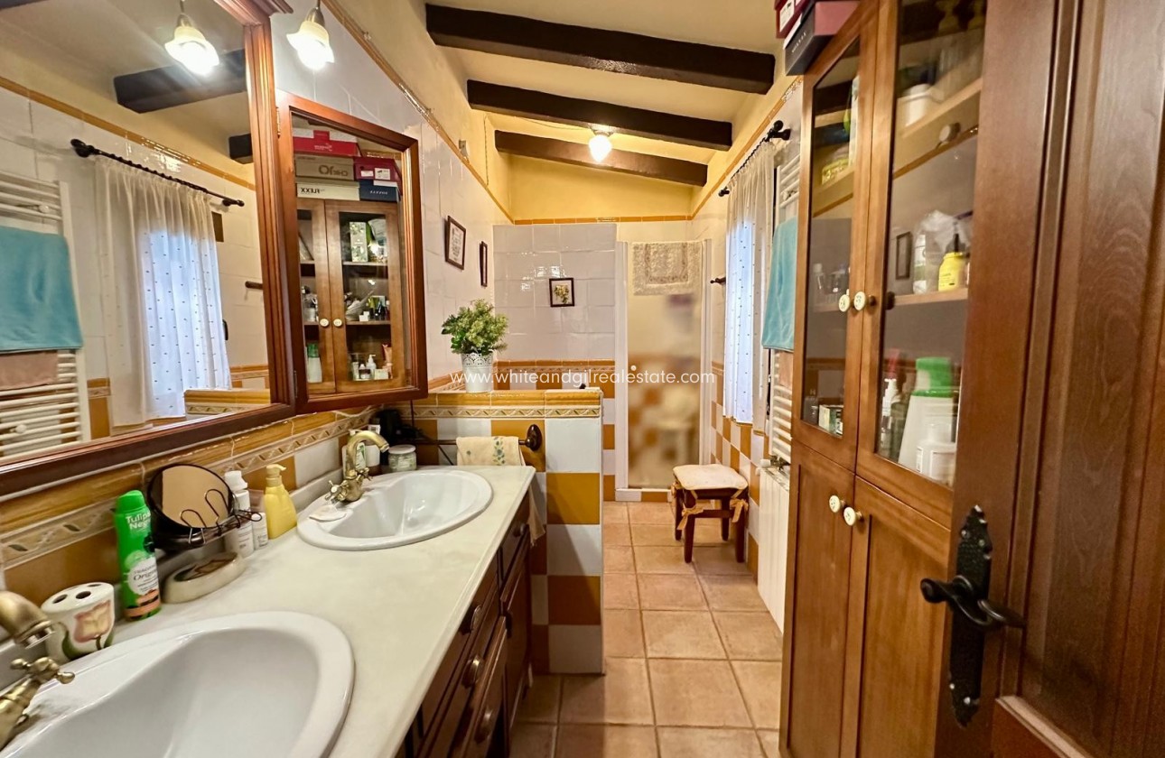 Sale - Villa  - Yecla - Rural location