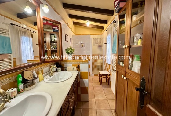 Sale - Villa  - Yecla - Rural location
