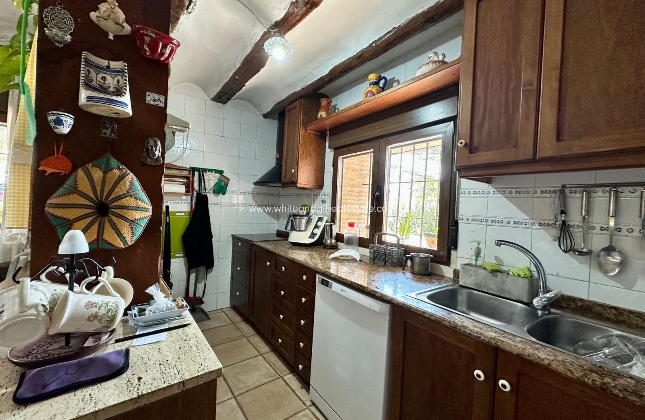 Sale - Villa  - Yecla - Rural location