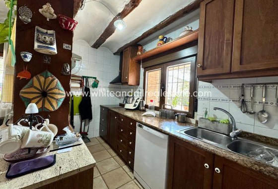 Sale - Villa  - Yecla - Rural location