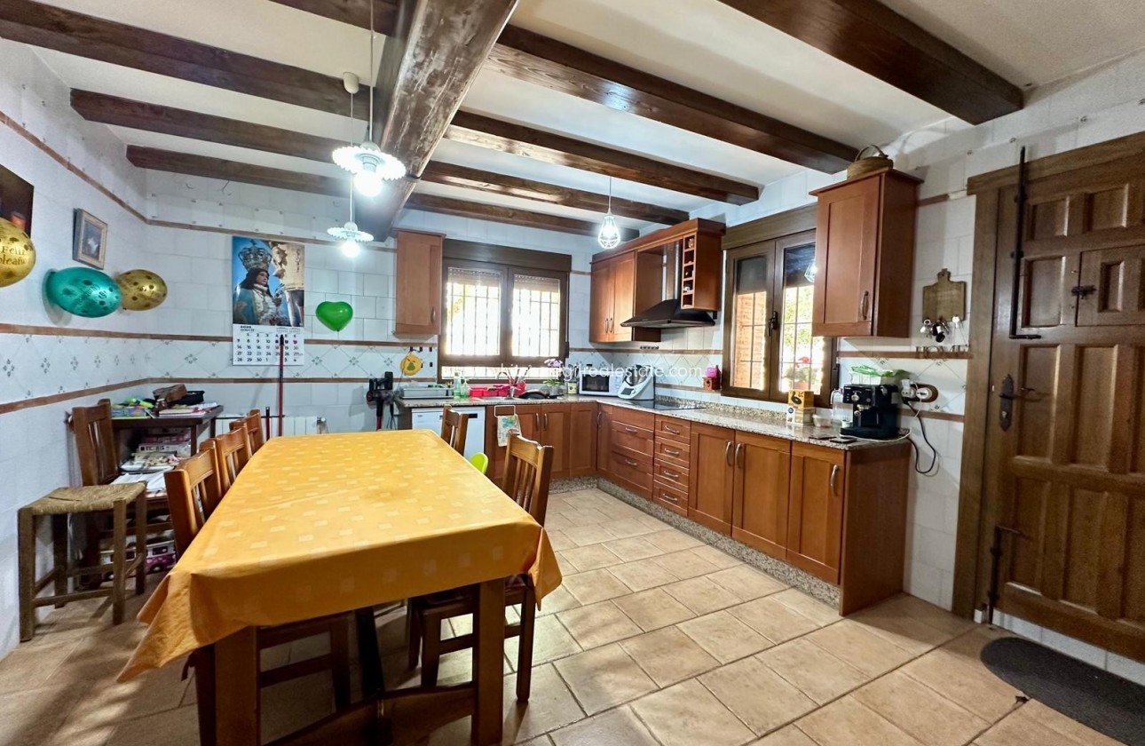 Sale - Villa  - Yecla - Rural location