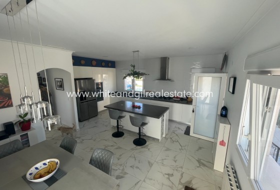 Sale - Villa  - Pinoso - Pinoso - El Pinós