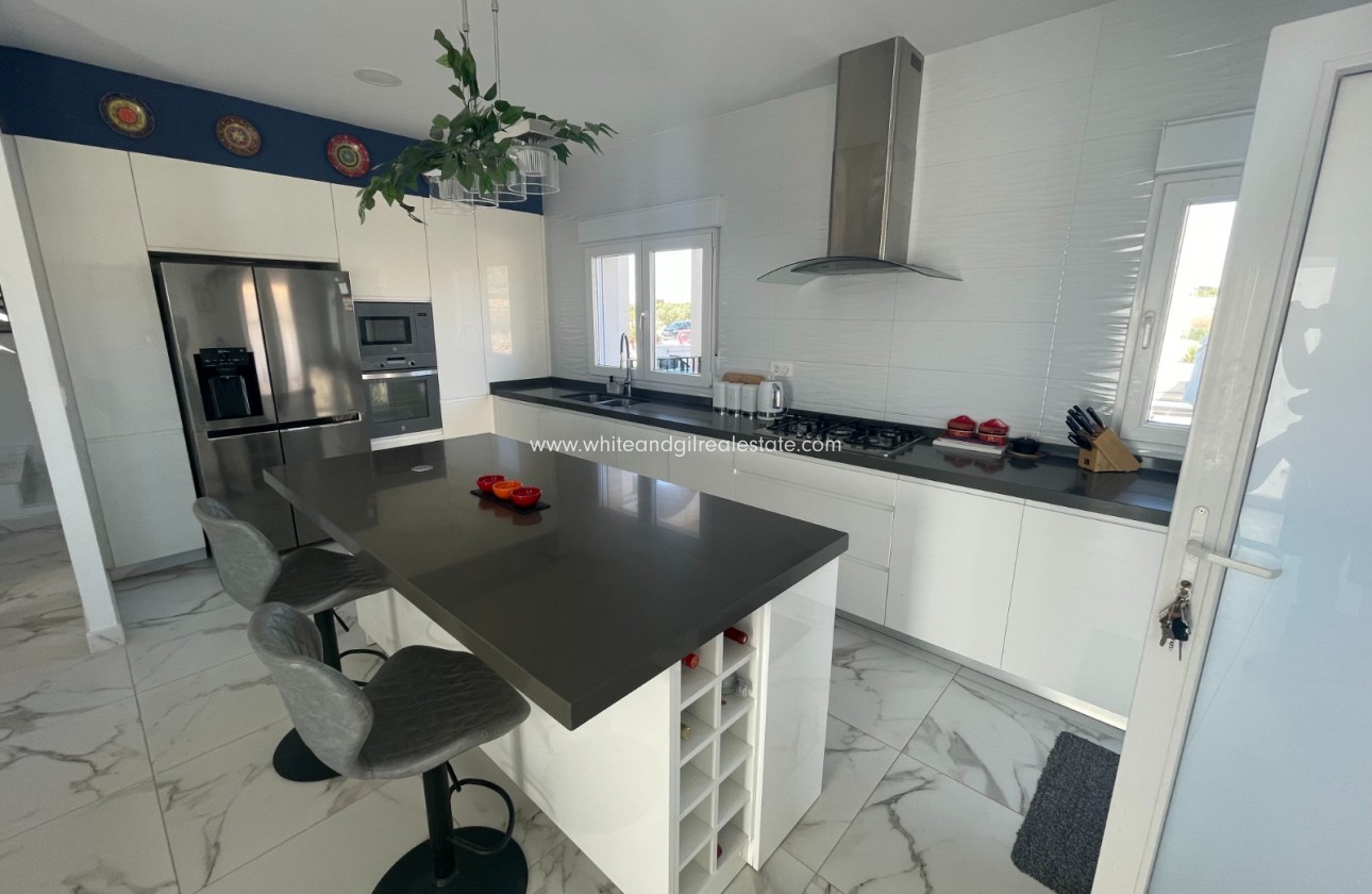 Sale - Villa  - Pinoso - Pinoso - El Pinós