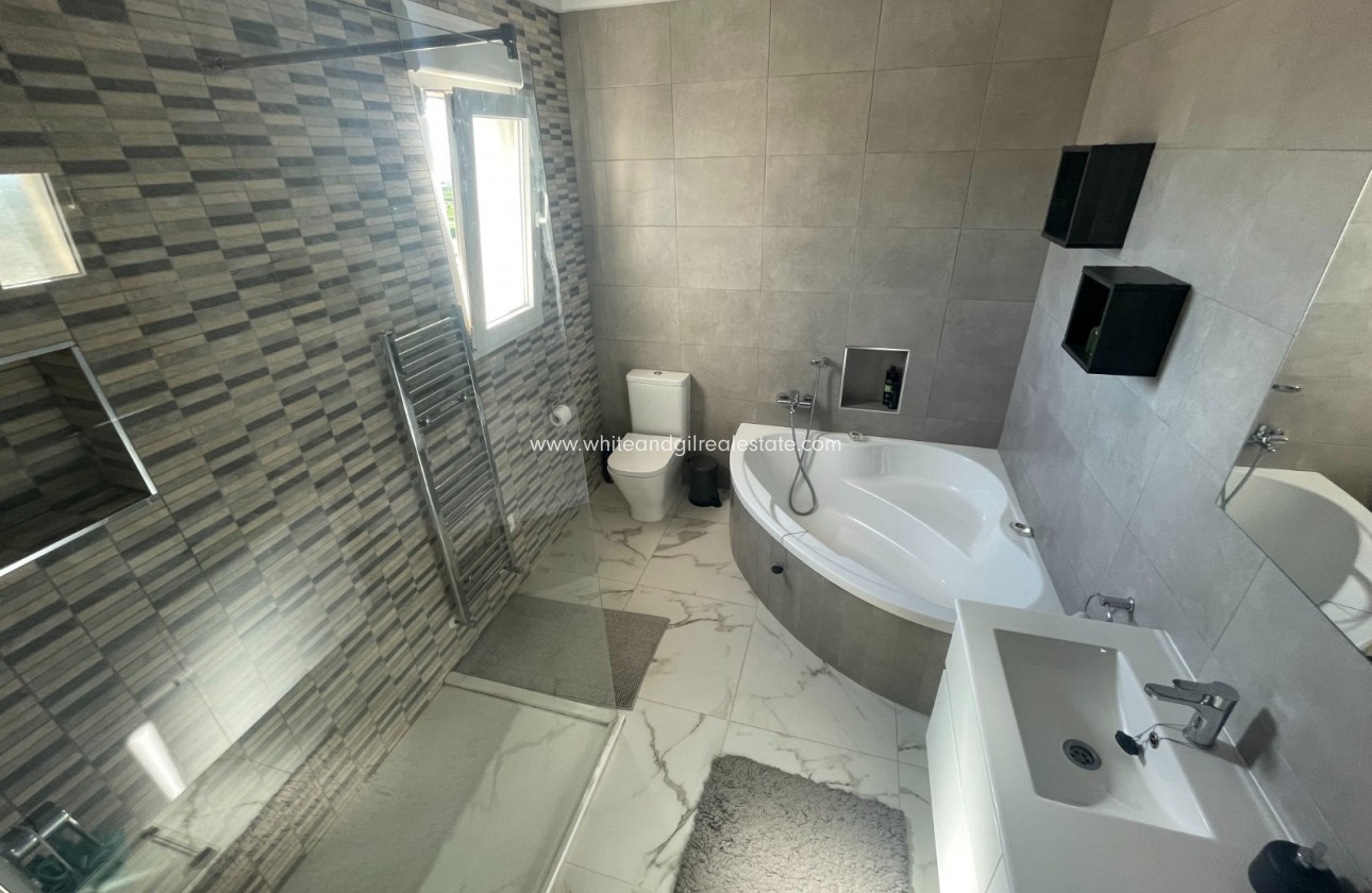 Sale - Villa  - Pinoso - Pinoso - El Pinós