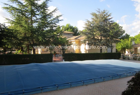 Sale - Villa  - Yecla - Edge of town