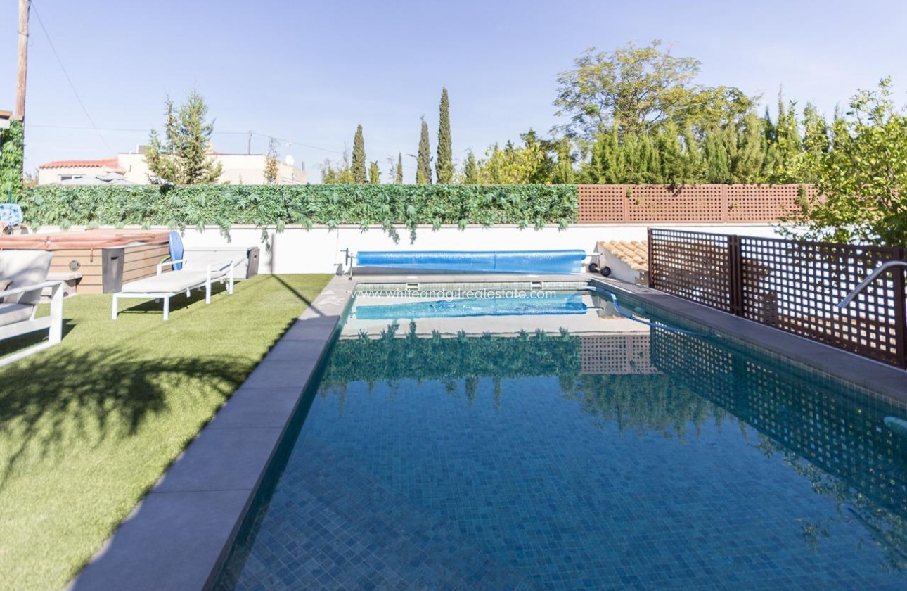 Revente - Villa  - Monovar