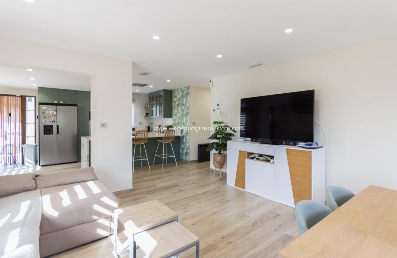 Revente - Villa  - Monovar