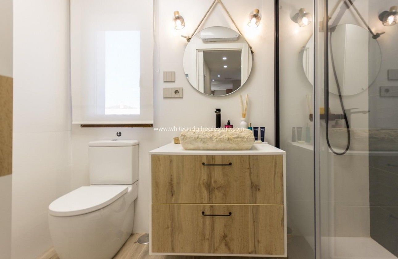 Revente - Villa  - Monovar