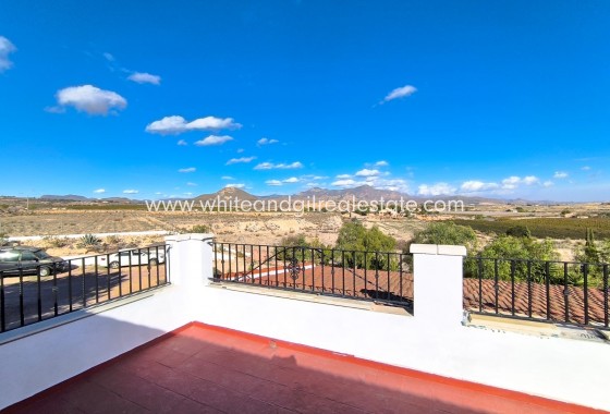 Sale - Villa  - Novelda - Rural location