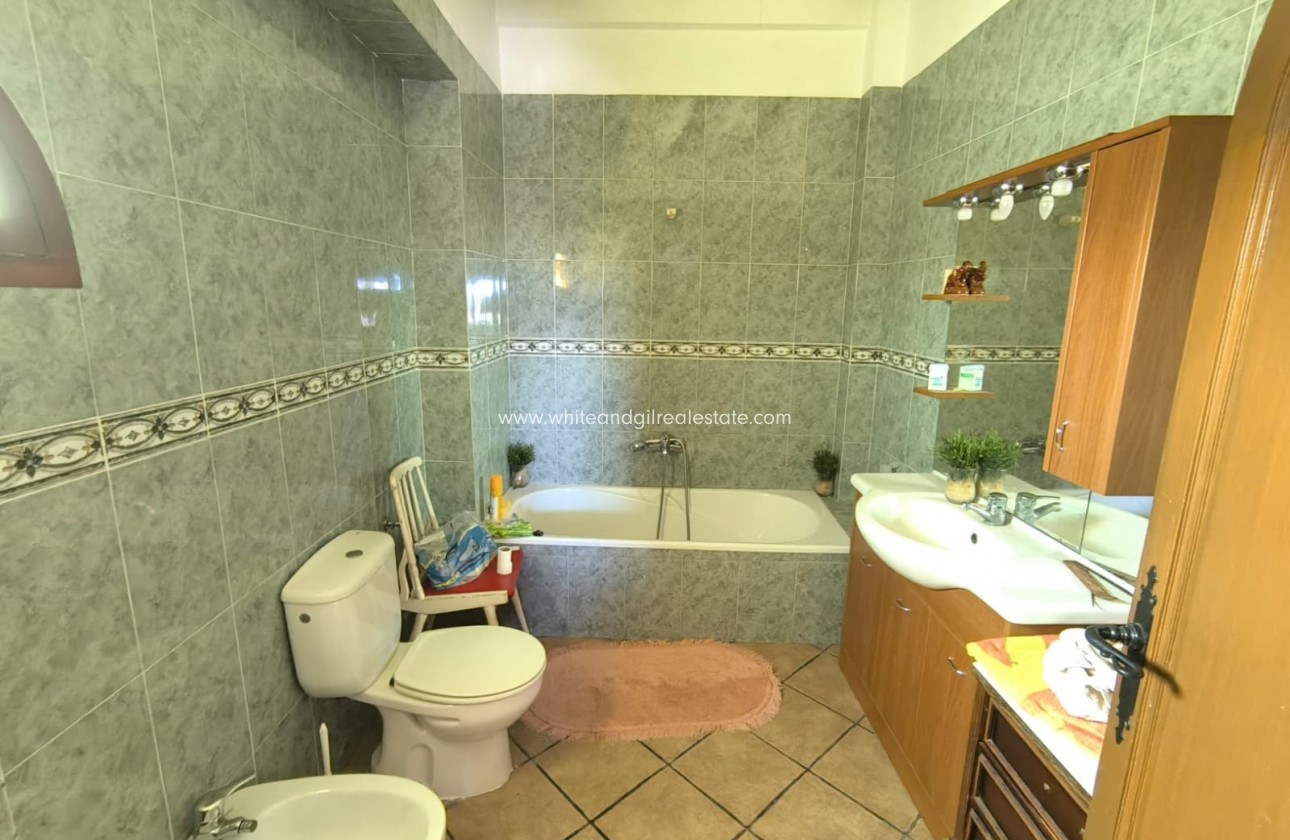 Sale - Villa  - Novelda - Rural location