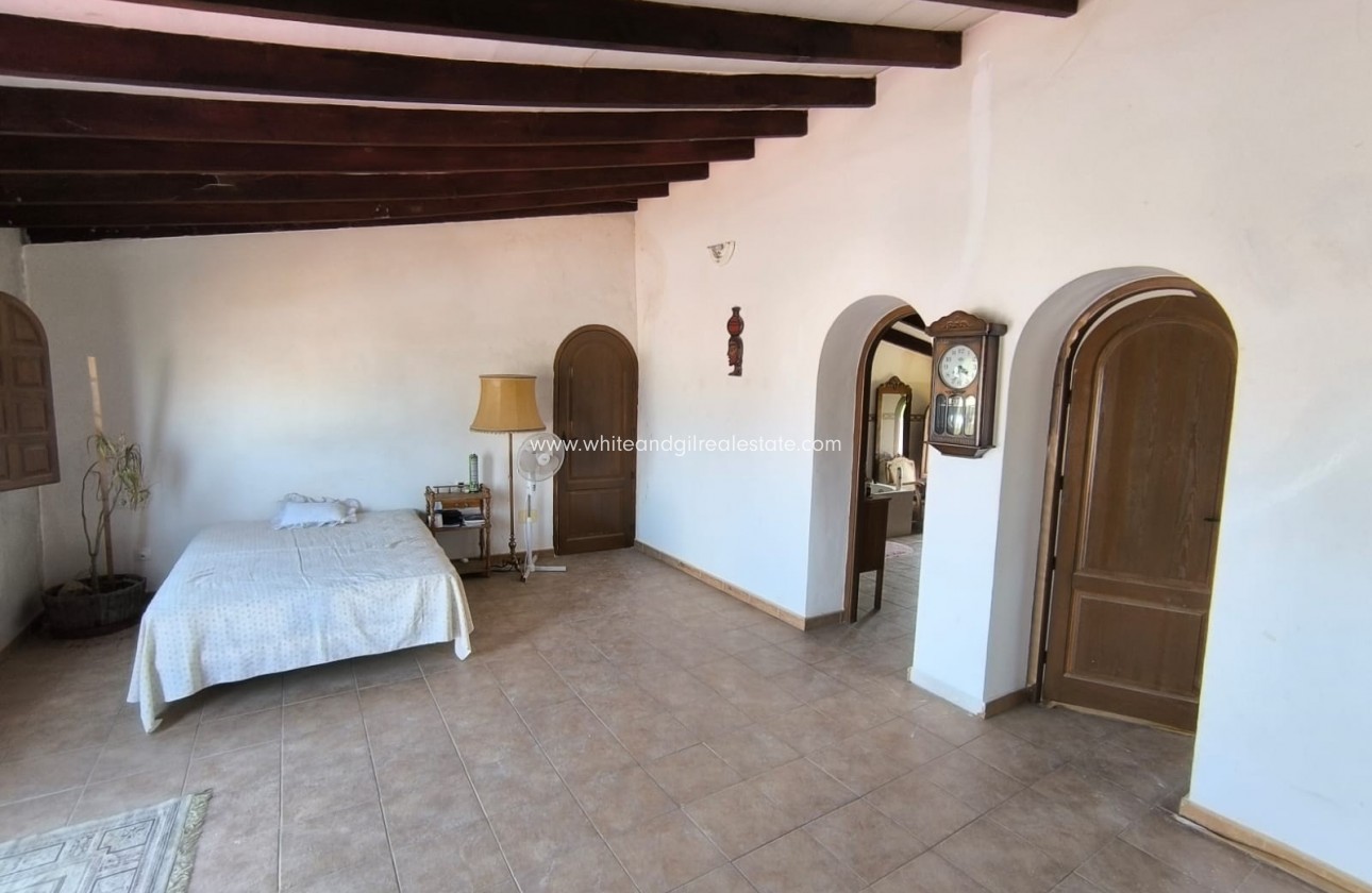 Sale - Villa  - Novelda - Rural location