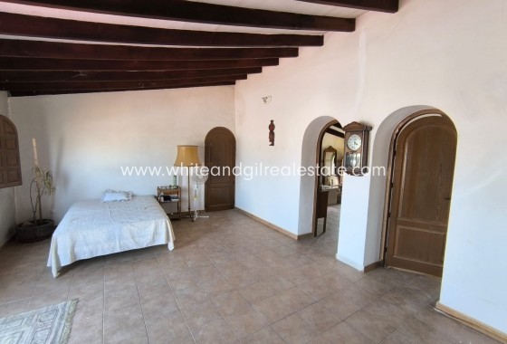 Sale - Villa  - Novelda - Rural location