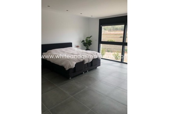 Sale - Villa  - Pinoso - Rural location