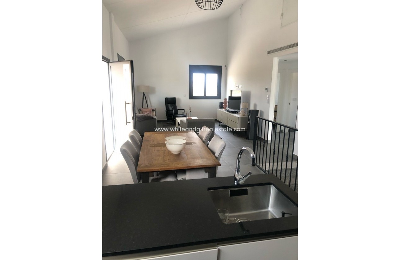 Sale - Villa  - Pinoso - Rural location