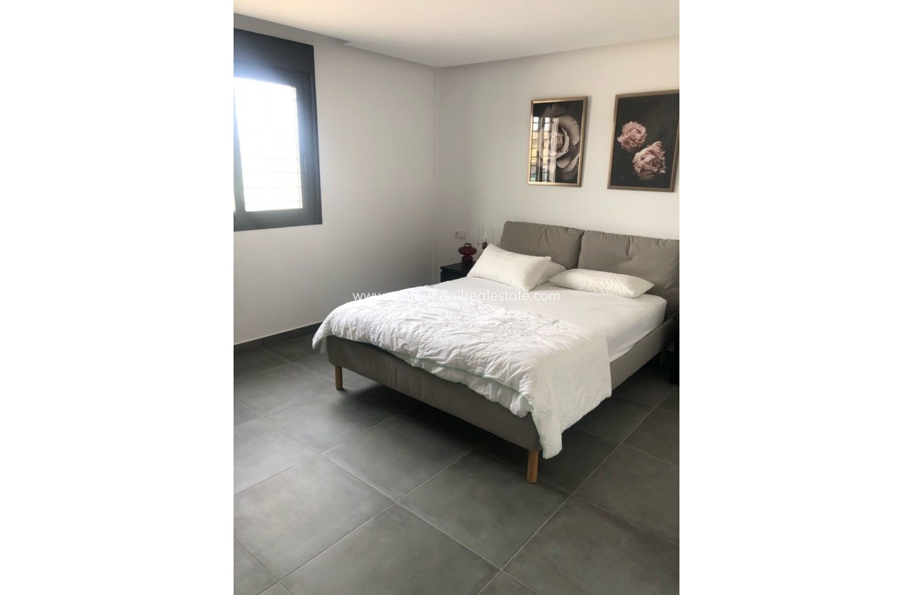 Sale - Villa  - Pinoso - Rural location