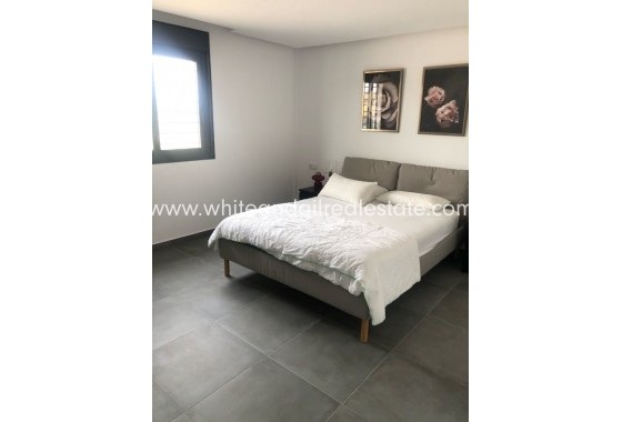 Sale - Villa  - Pinoso - Rural location