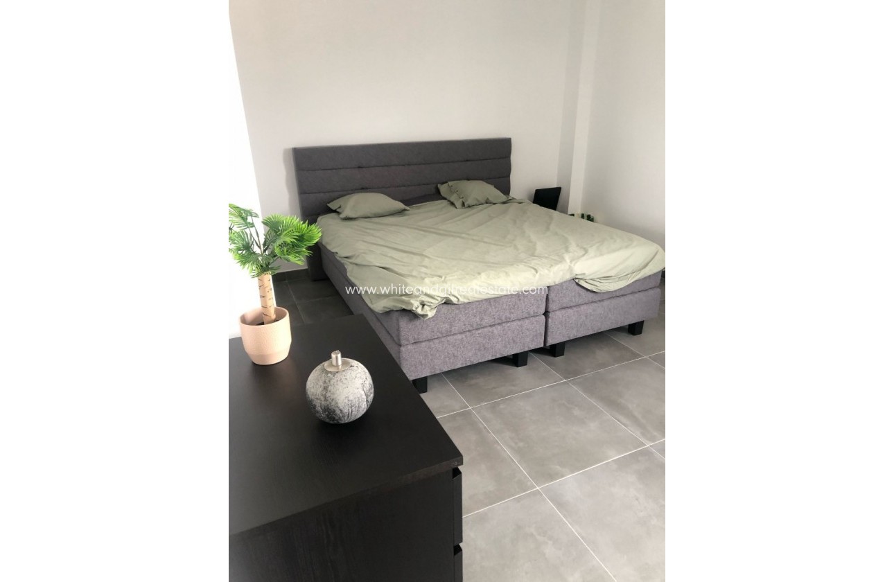 Sale - Villa  - Pinoso - Rural location