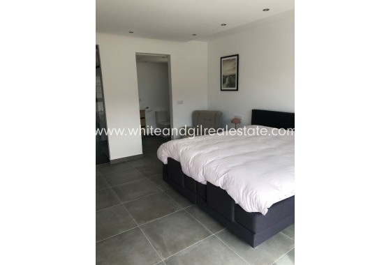 Sale - Villa  - Pinoso - Rural location