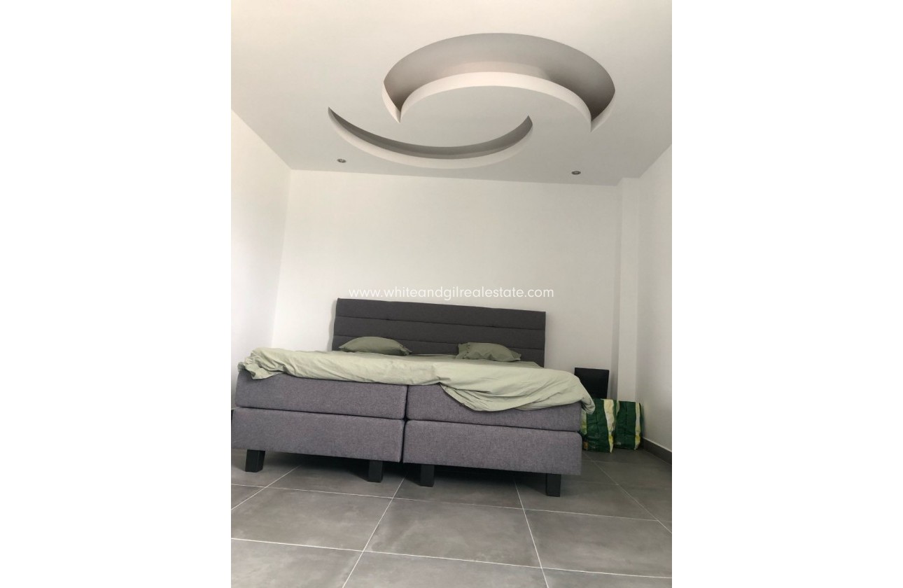 Sale - Villa  - Pinoso - Rural location