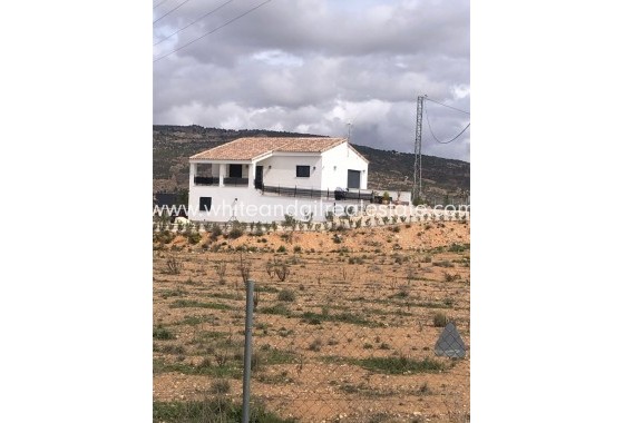 Sale - Villa  - Pinoso - Rural location