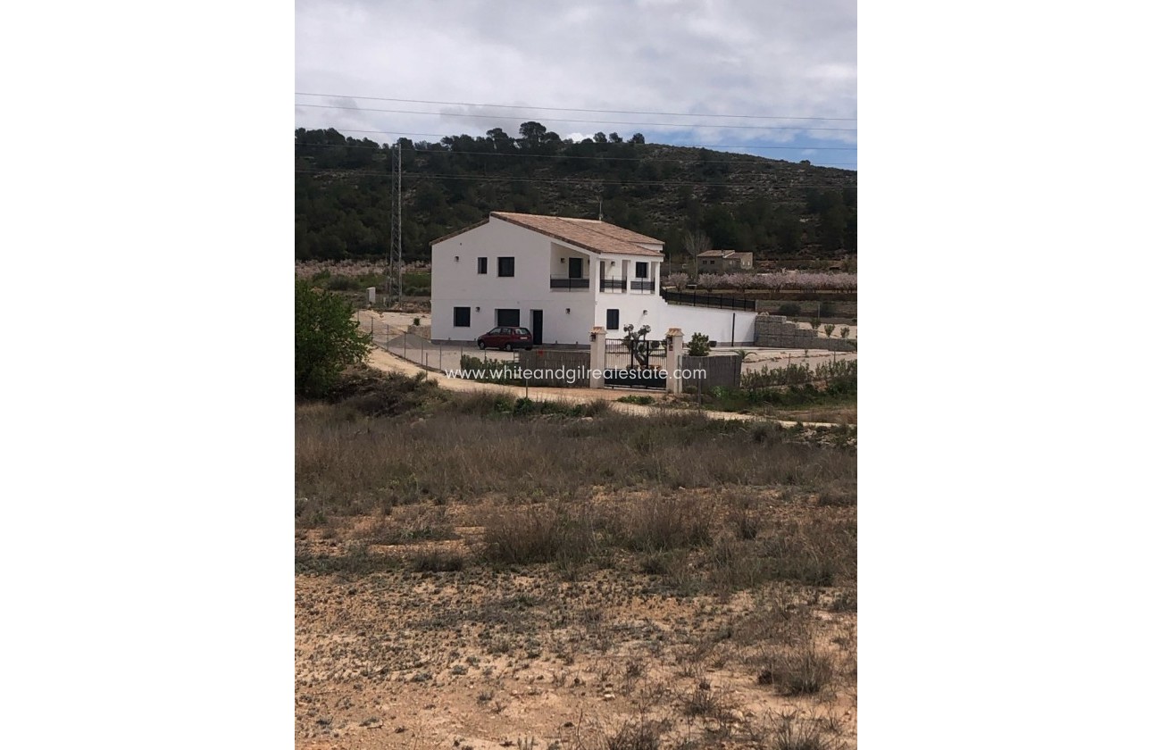 Sale - Villa  - Pinoso - Rural location