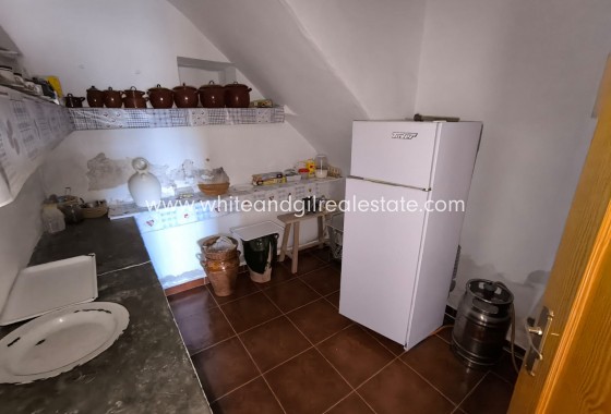 Sale - Country house  - Yecla - Rural location
