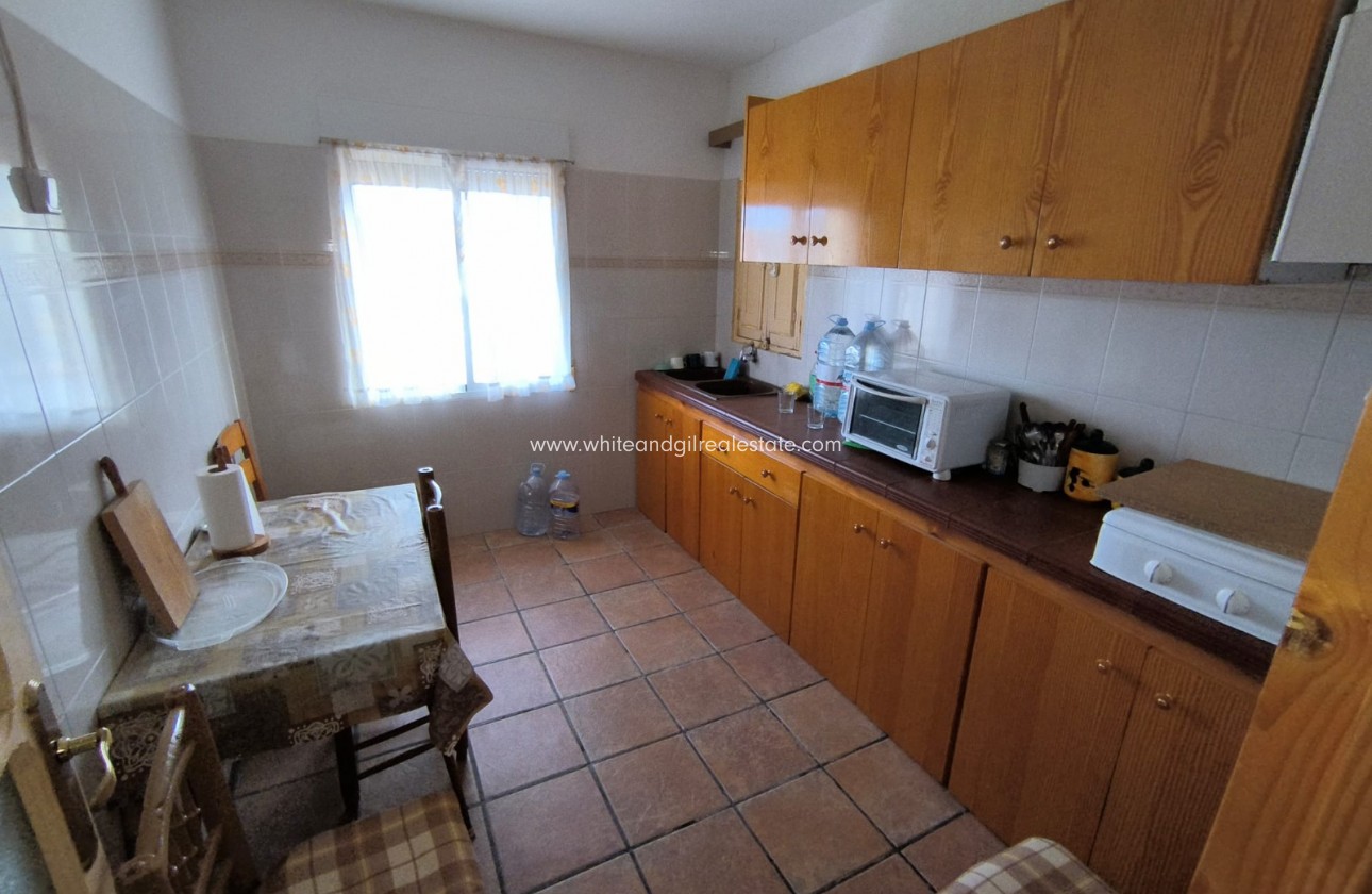 Sale - Country house  - Yecla - Rural location