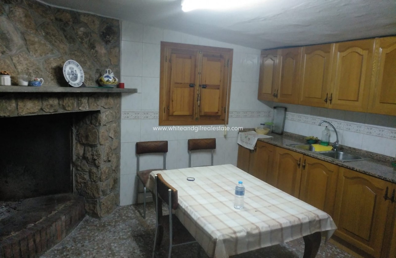 Venta - Chalet / Villa - Yecla