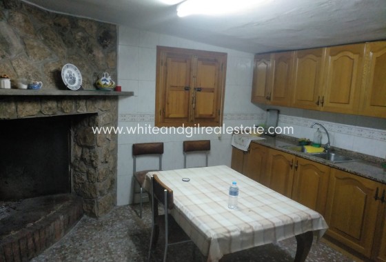 Venta - Chalet / Villa - Yecla