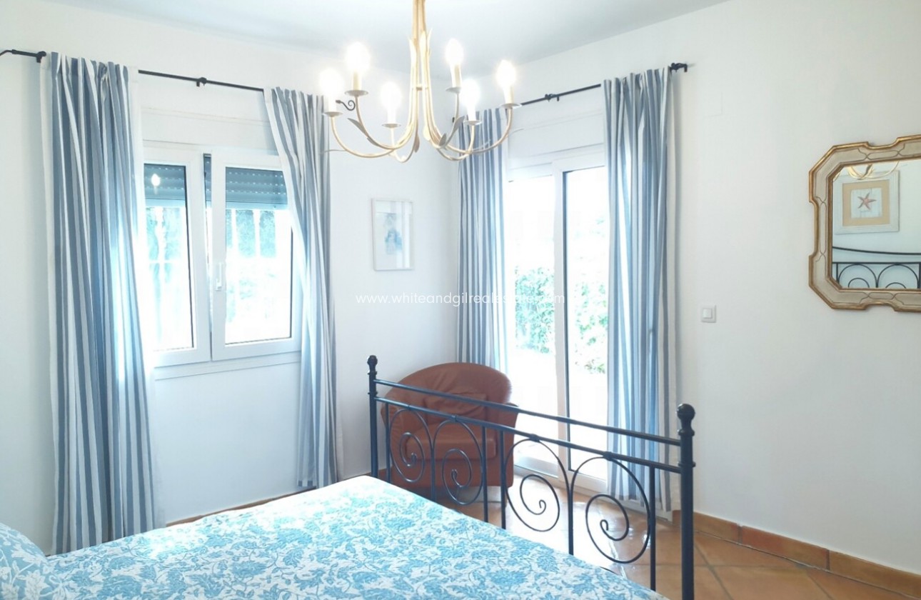 Venta - Chalet / Villa - Moraira