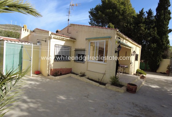 Sale - Villa  - Caudete