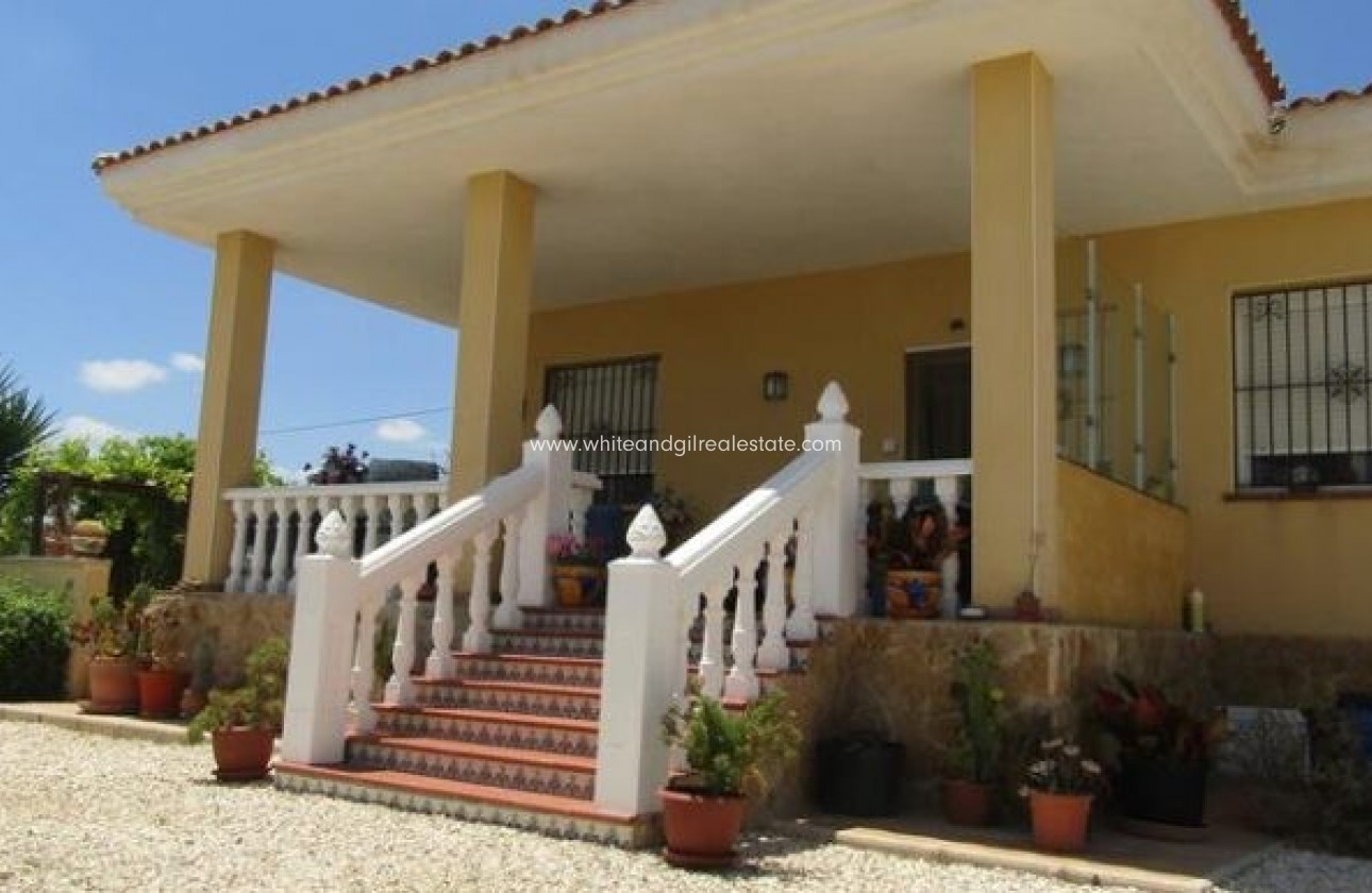 Sale - Villa  - Novelda