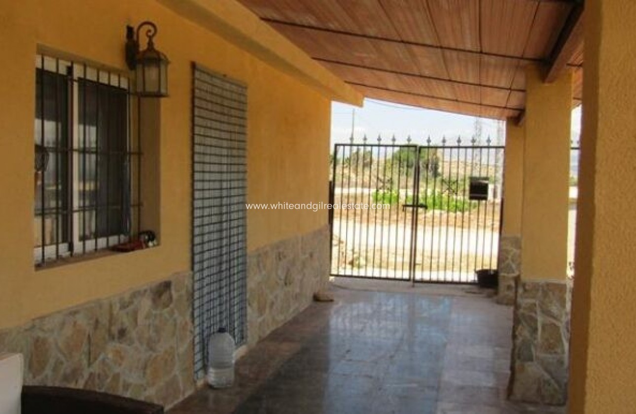 Sale - Villa  - Novelda