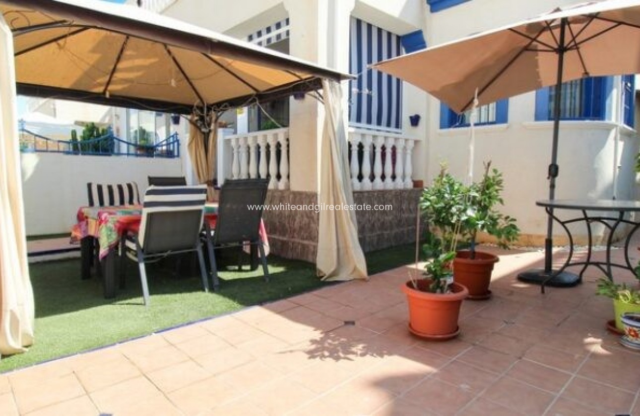 Sale - Villa  - Daya vieja - Torrevieja