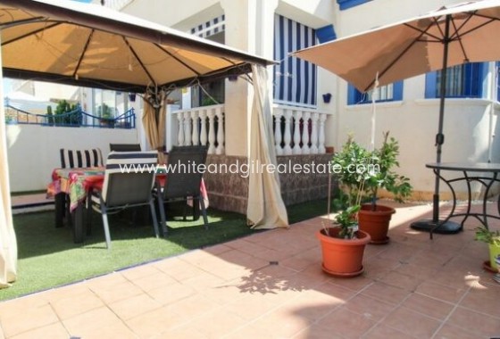 Sale - Villa  - Daya vieja - Torrevieja