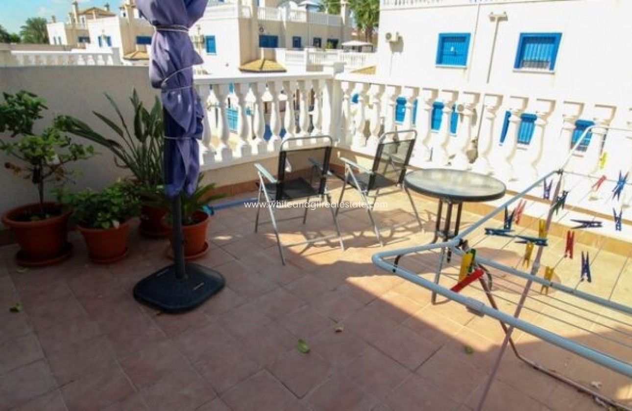 Sale - Villa  - Daya vieja - Torrevieja