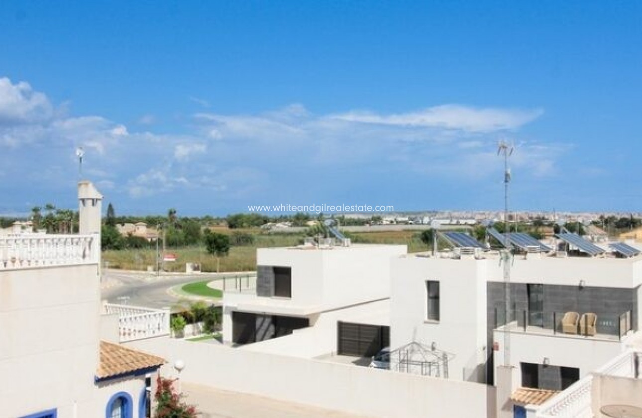 Sale - Villa  - Daya vieja - Torrevieja