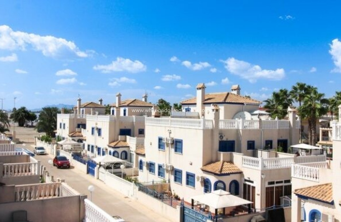 Sale - Villa  - Daya vieja - Torrevieja