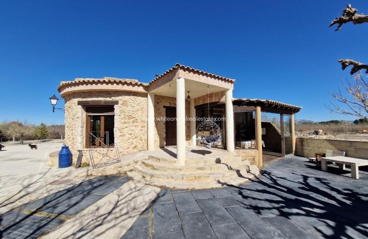 Venta - Chalet / Villa - Villena