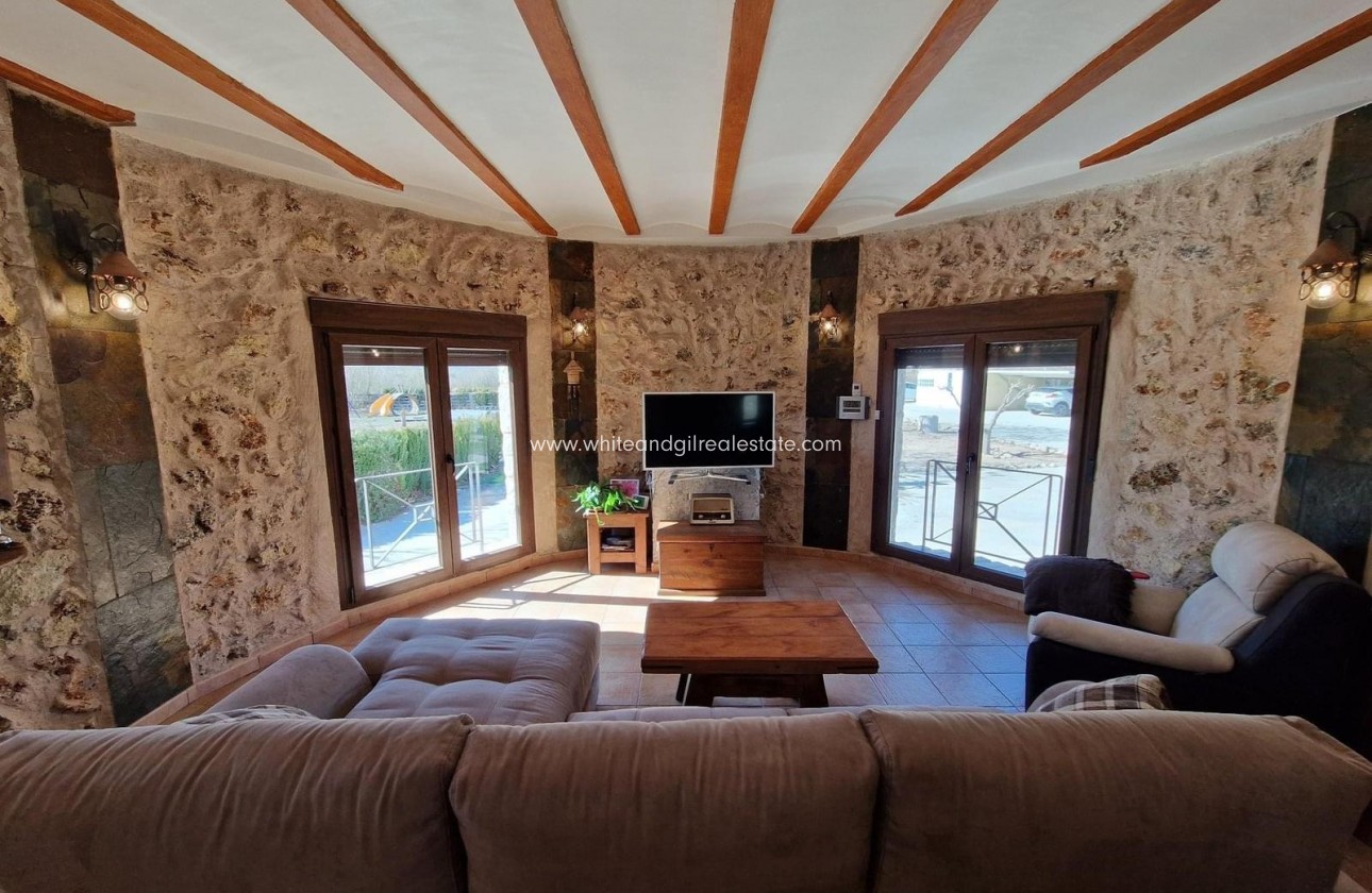 Venta - Chalet / Villa - Villena