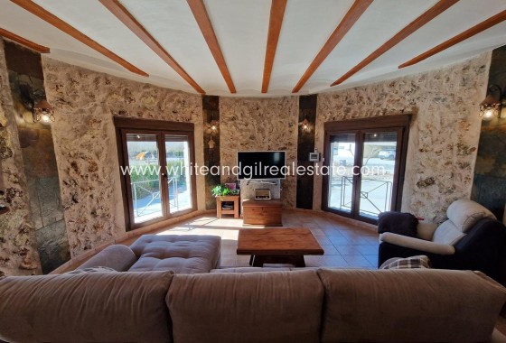 Venta - Chalet / Villa - Villena