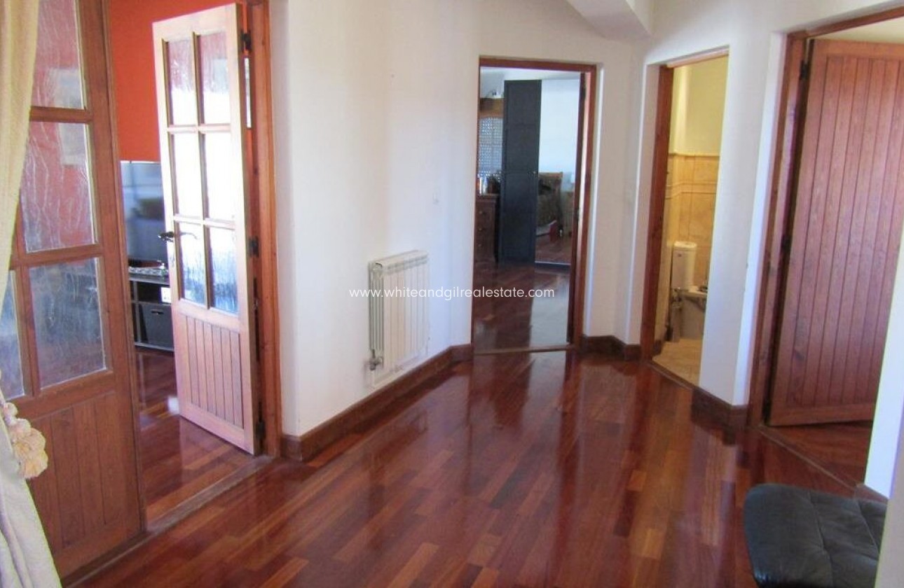 Sale - Villa  - Pinoso