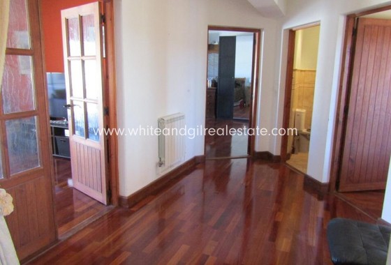 Sale - Villa  - Pinoso