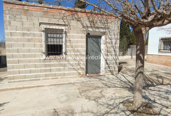 Sale - Country house  - Yecla