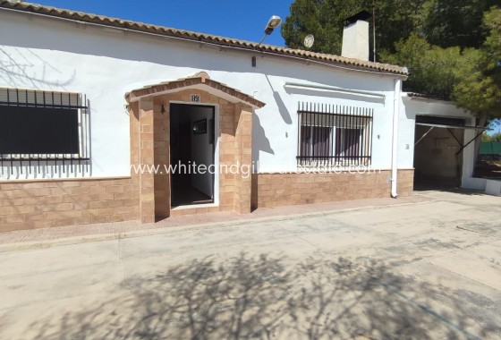 Sale - Country house  - Yecla