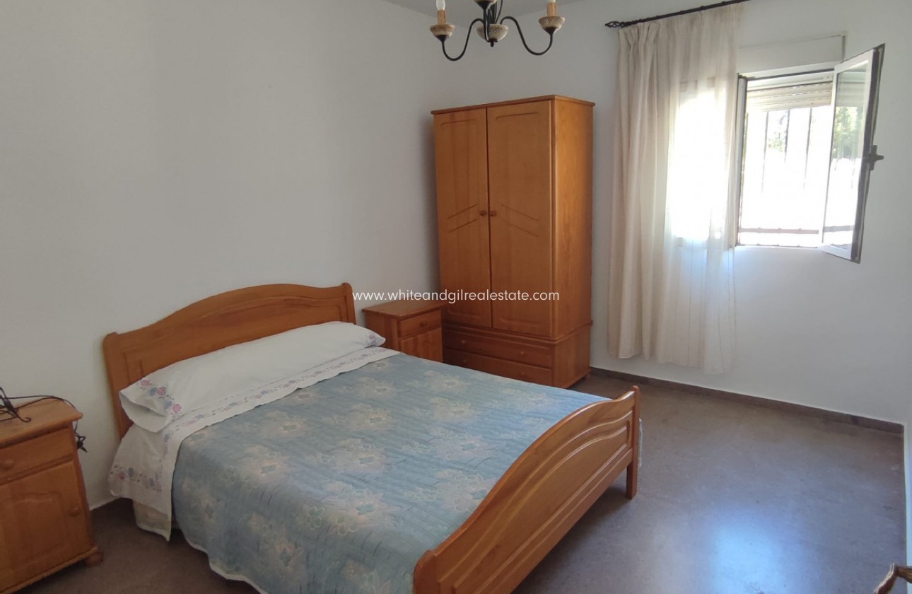 Sale - Country house  - Yecla