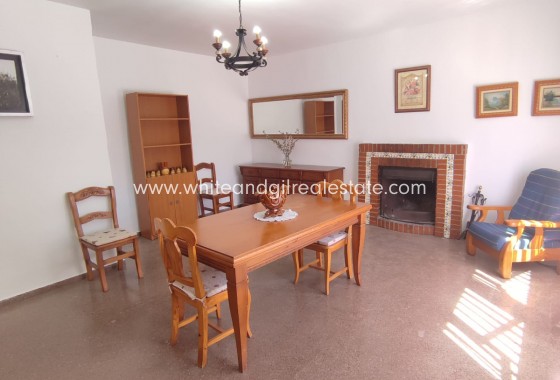 Sale - Country house  - Yecla