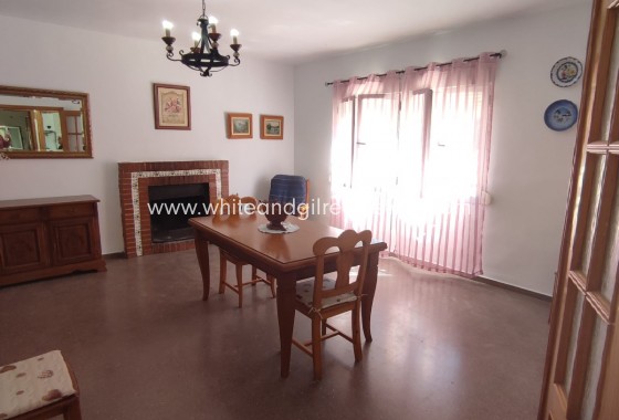 Sale - Country house  - Yecla