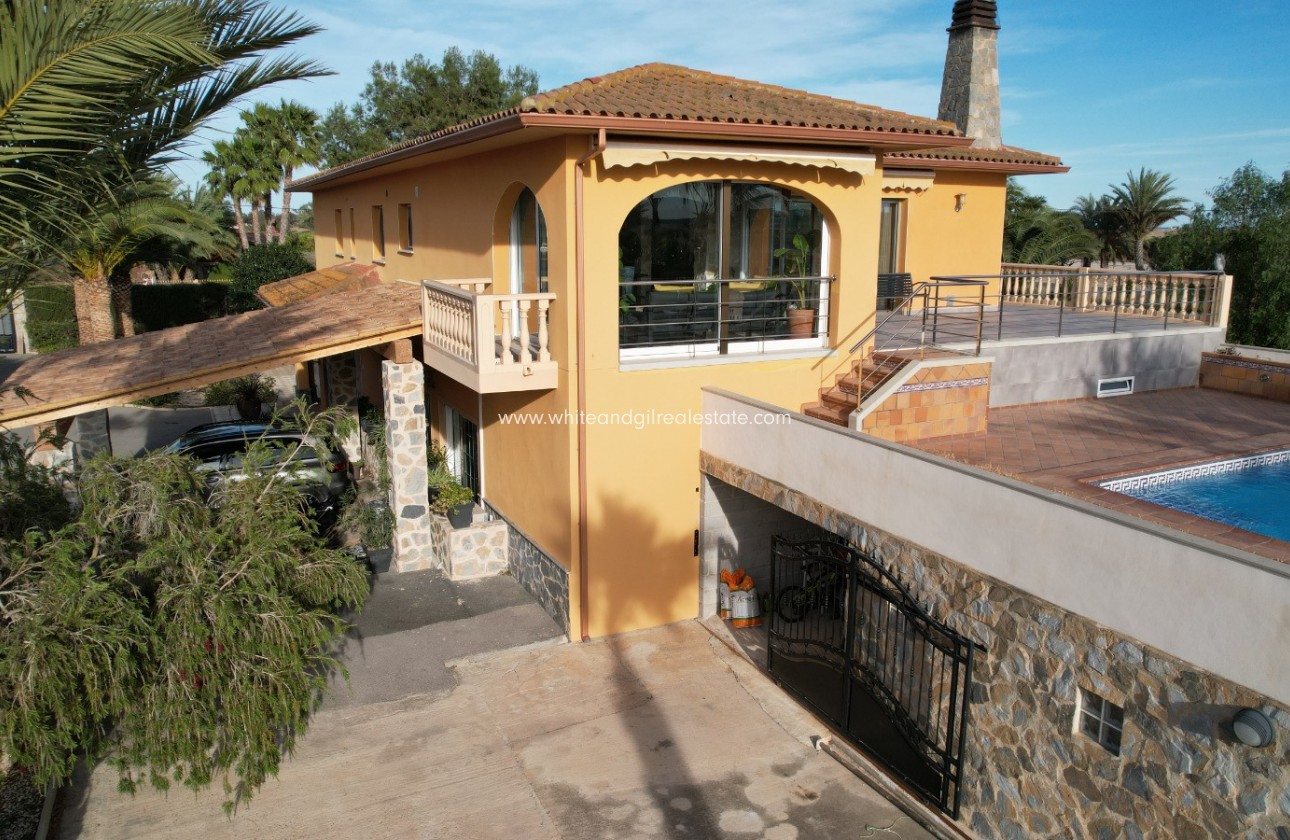 Sale - Villa  - Elche - Center