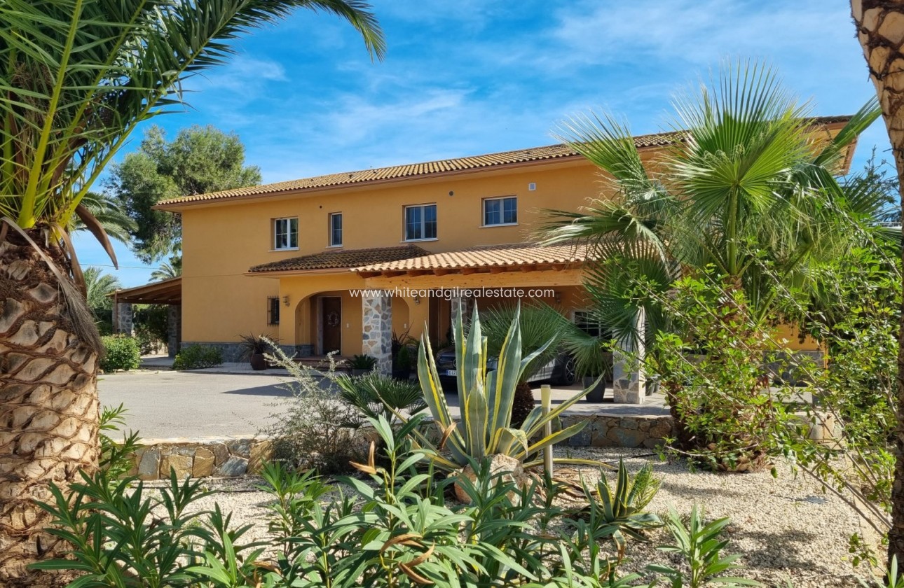 Sale - Villa  - Elche - Center